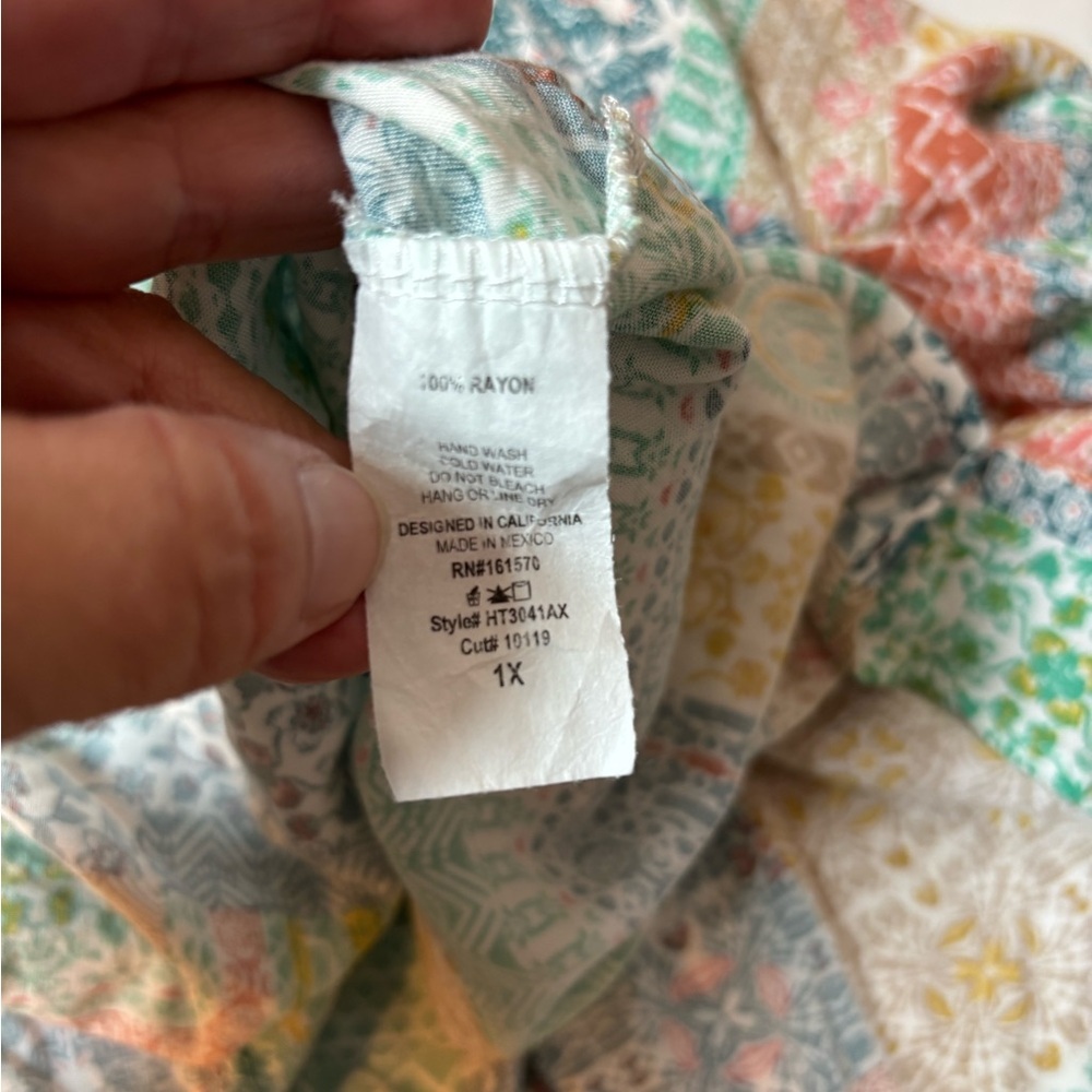 Haptics Floral Patterned Patchwork Look V-Neck To… - image 6